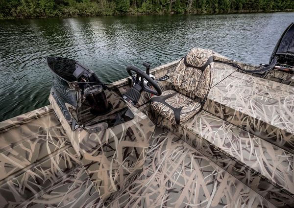 Lund 2070-PREDATOR-SS image