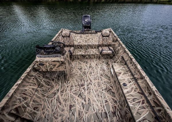 Lund 2070-PREDATOR-SS image