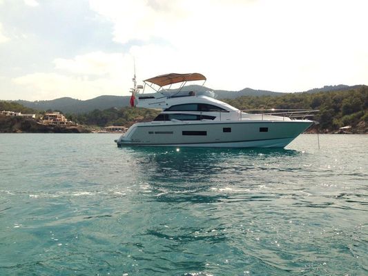 Fairline Squadron 42 - main image
