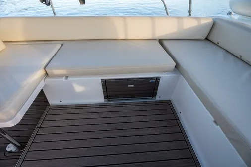 Azimut 40 Flybridge image
