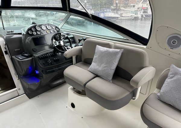 Bayliner 325 image