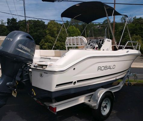 Robalo R 180 Center Console - main image