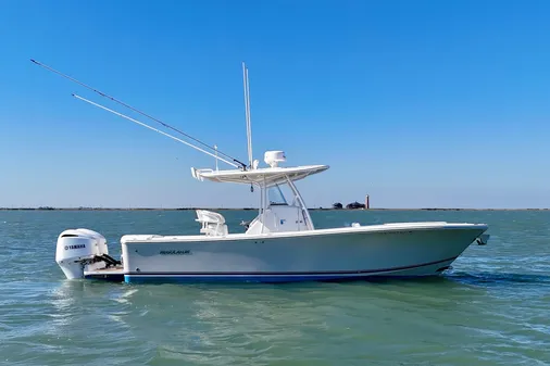 Regulator 28 Forward Seating 