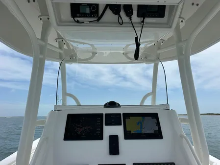 Regulator 28 Forward Seating image