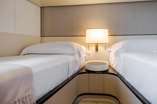 Azimut GRANDE-27M image