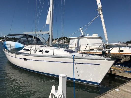 Catalina 400 - main image