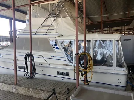 Sea Ray 390 Sport Fisherman 