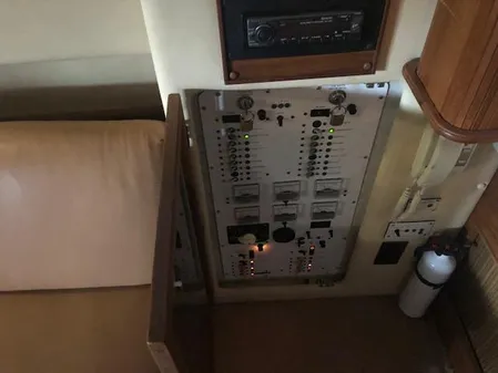 Sea Ray 390 Sport Fisherman image