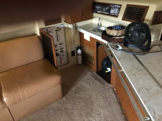 Sea Ray 390 Sport Fisherman image