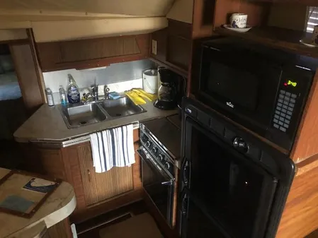 Sea Ray 390 Sport Fisherman image