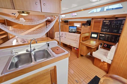 Catalina 470 image