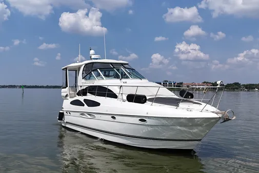 Cruisers Yachts 405 Express Motoryacht image