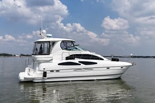 Cruisers Yachts 405 Express Motoryacht image