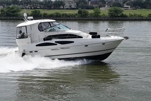 Cruisers Yachts 405 Express Motoryacht image