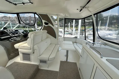 Cruisers Yachts 405 Express Motoryacht image