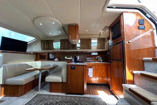 Cruisers Yachts 405 Express Motoryacht image