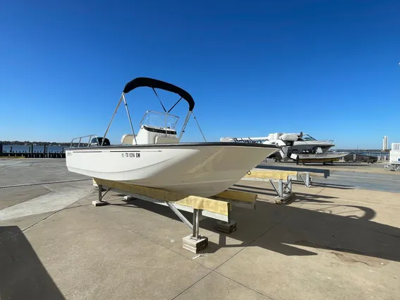 Boston Whaler 190 Montauk image