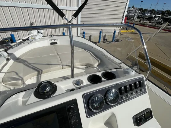 Boston Whaler 190 Montauk image