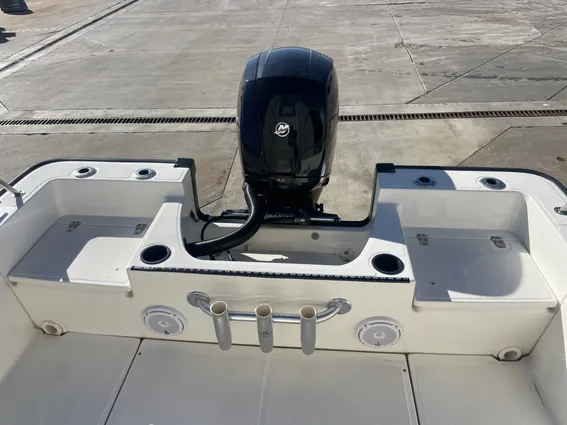 Boston Whaler 190 Montauk image