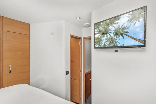 Hatteras 63 GT image