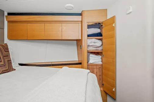 Hatteras 63 GT image