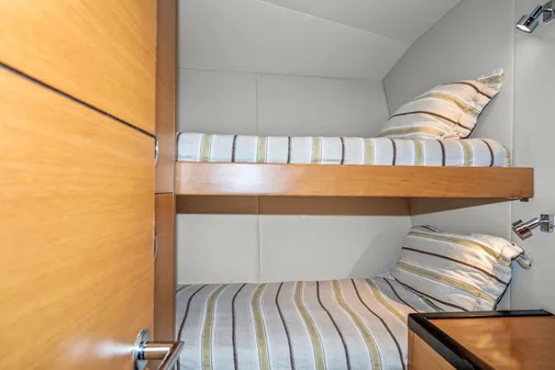 Hatteras 63 GT image