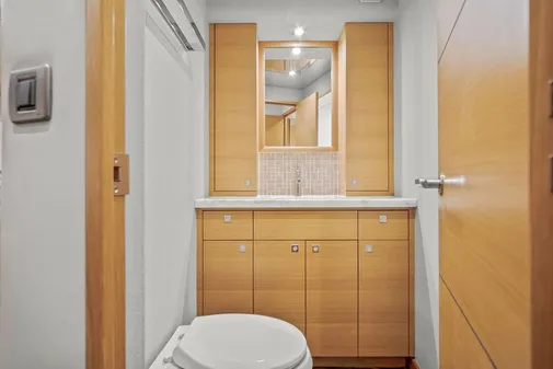 Hatteras 63 GT image