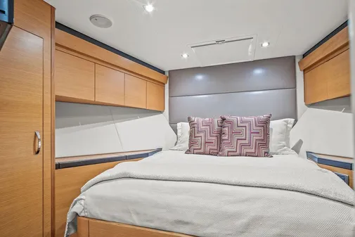 Hatteras 63 GT image