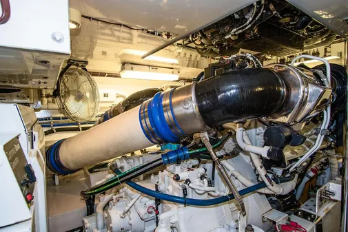 Hatteras 63 GT image