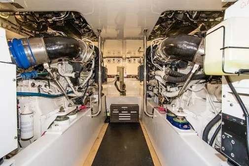 Hatteras 63 GT image