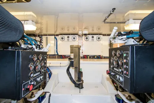 Hatteras 63 GT image