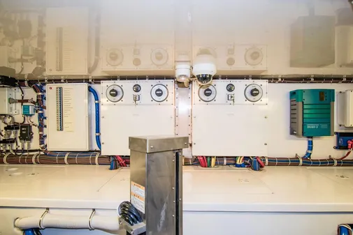 Hatteras 63 GT image