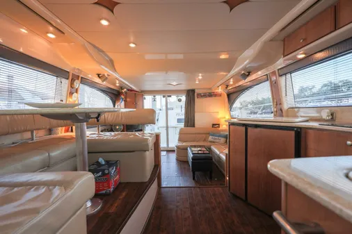 Meridian 411 Sedan image