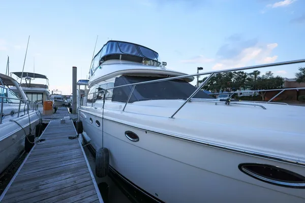 Meridian 411 Sedan image