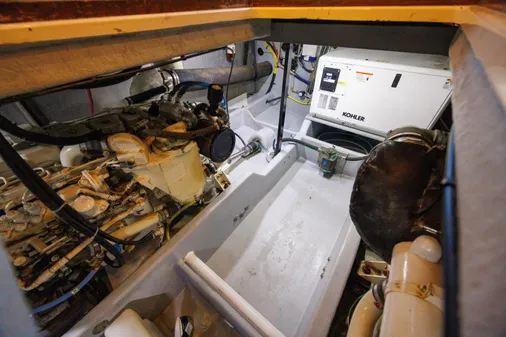 Meridian 411 Sedan image