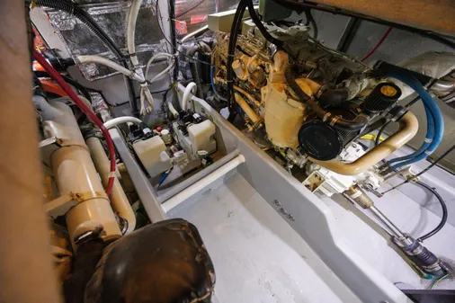 Meridian 411 Sedan image