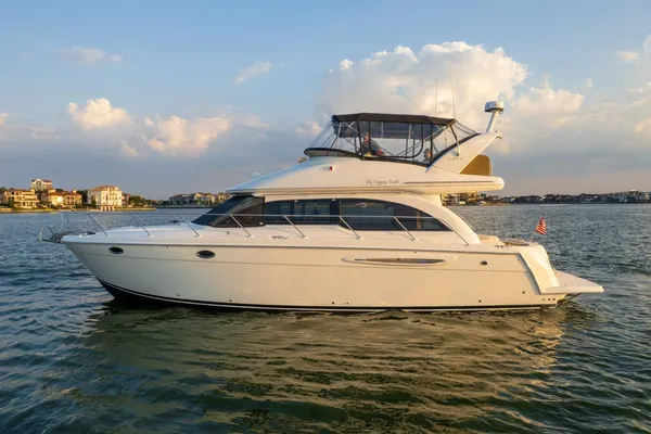 Meridian 411 Sedan image