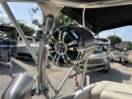 Chaparral 210-SSI image