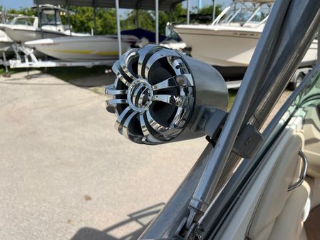 Chaparral 210-SSI image