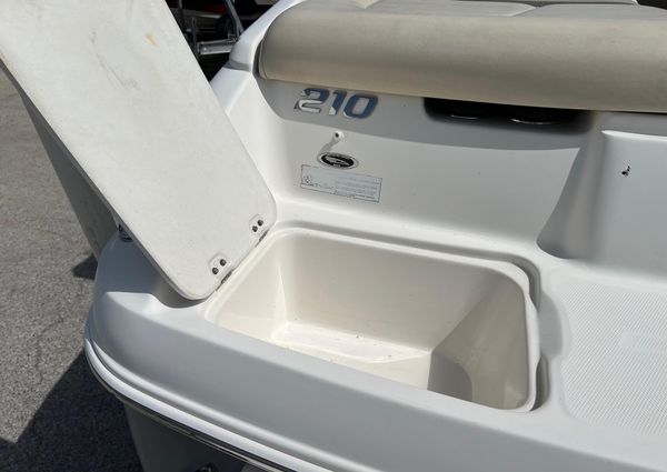 Chaparral 210-SSI image