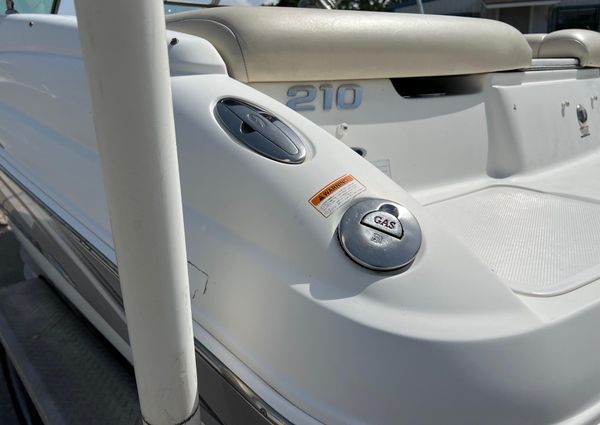 Chaparral 210-SSI image