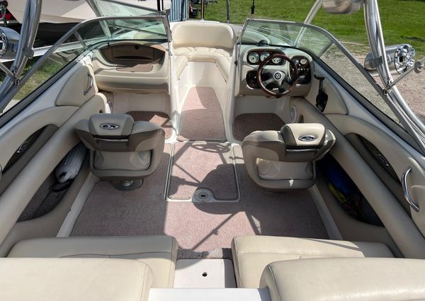 Chaparral 210-SSI image