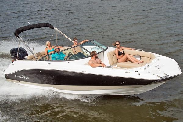 NauticStar 243 DC - main image