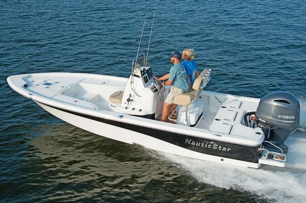 NauticStar 215 XTS - main image