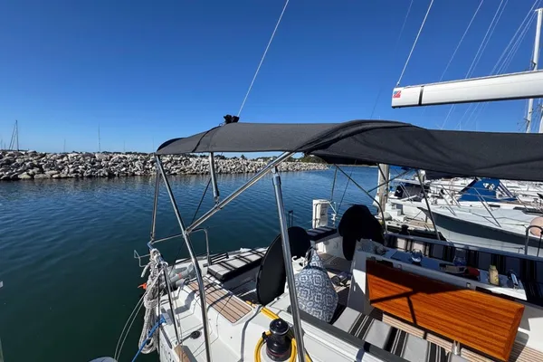 Beneteau OCEANIS-38-1 image