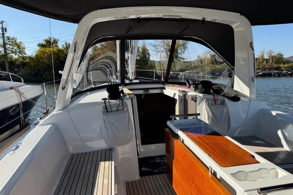 Beneteau OCEANIS-38-1 image