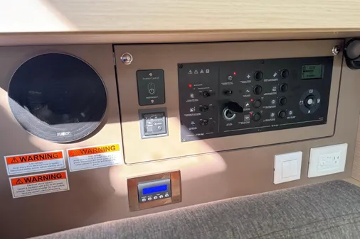 Beneteau OCEANIS-38-1 image