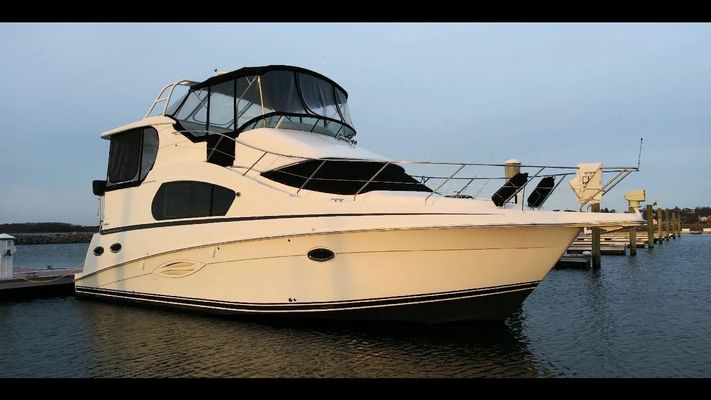 Silverton 35 Motor Yacht - main image