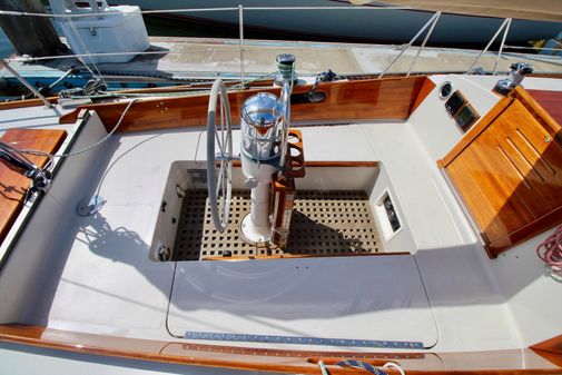 Hinckley 35 Pilot Sloop image
