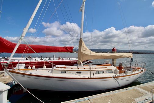 Hinckley 35 Pilot Sloop image